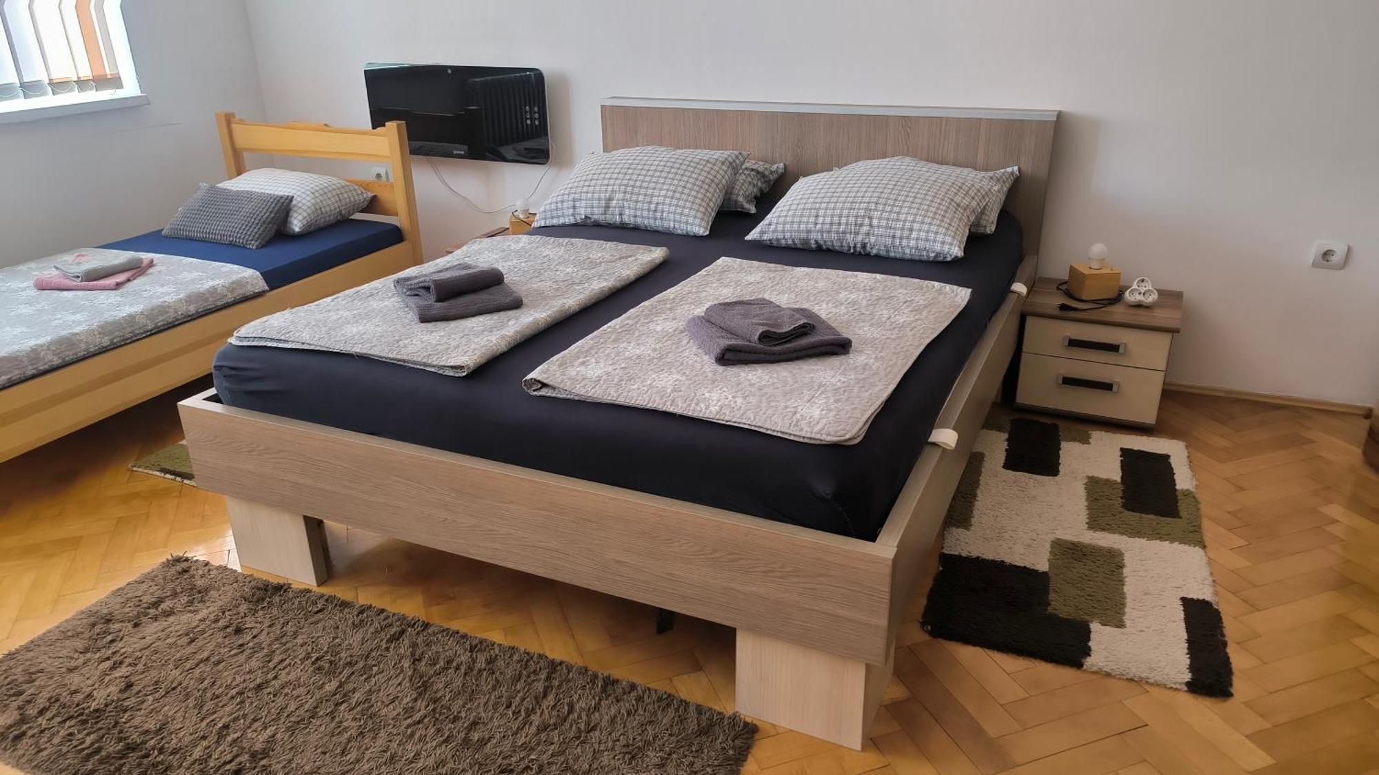 Trosoban Stan U Zenici Apartamento Zenica Exterior foto